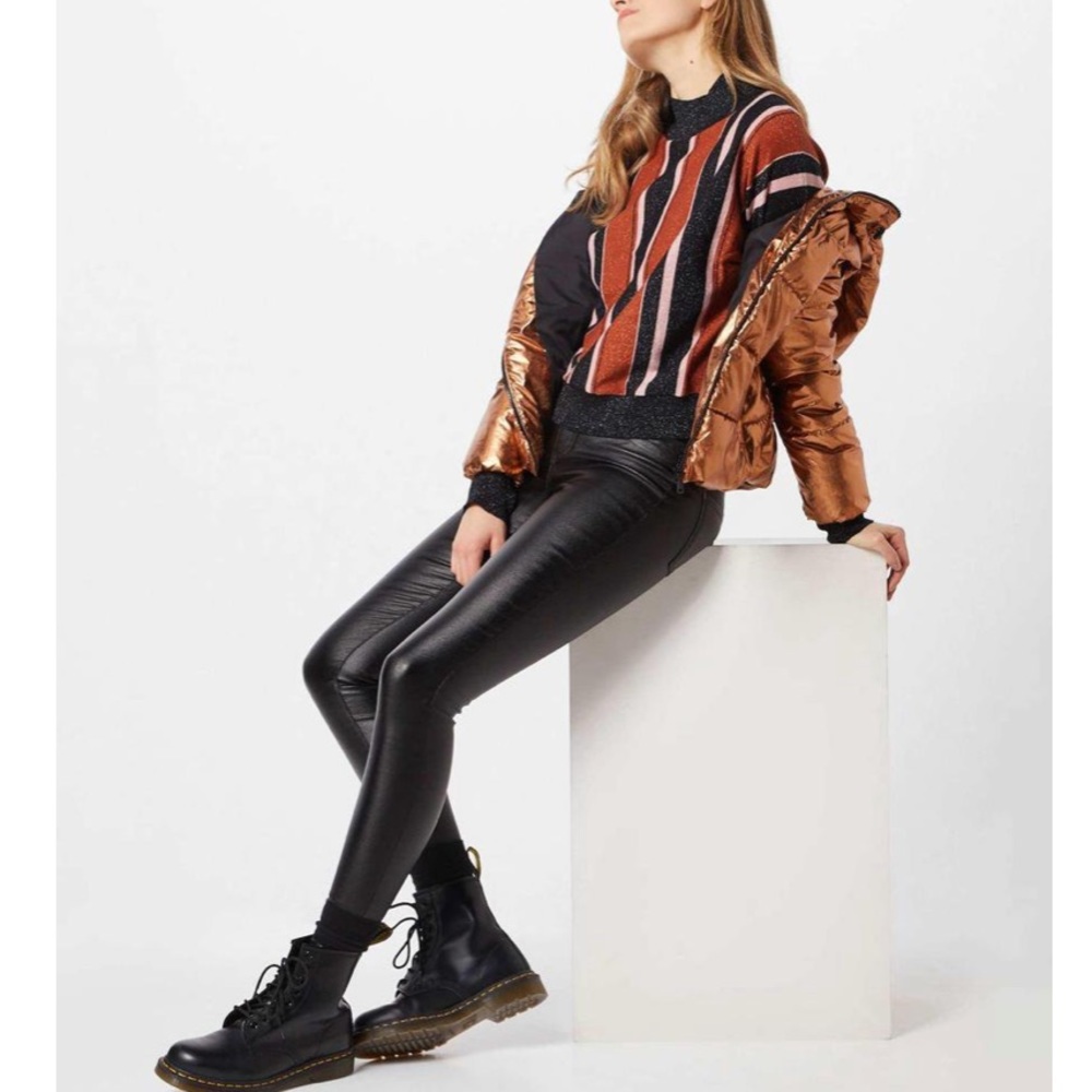 MINKPINK A TOUCH OF MAGIC TOP SIZE L NWOT